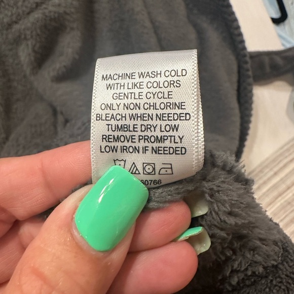 Ulta Beauty Gray Fleece Bath Robe One Size Plush Belted Pockets Shawl Collar - Picture 5 of 7